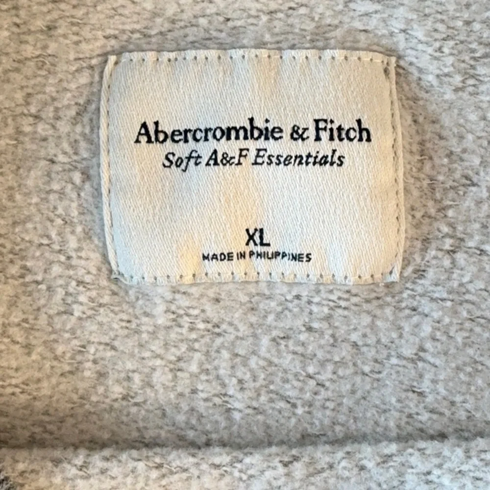 Abercrombie & Fitch Heather Gray Crewneck Sweater - Picture 4 of 5